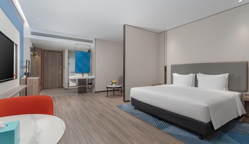 Standard Room, 1 King Bed (Extra Floor Space)