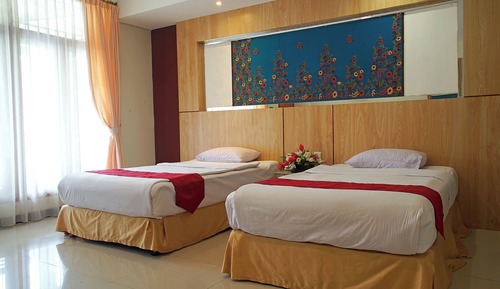 Deluxe Room, Pool View