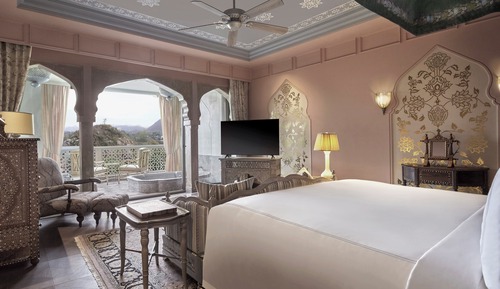 Landmark Room, 1 King Bed, Plunge Pool