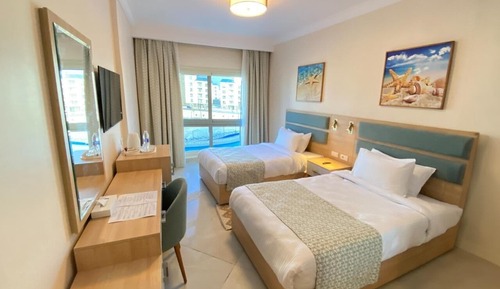 Junior Suite, Pool View