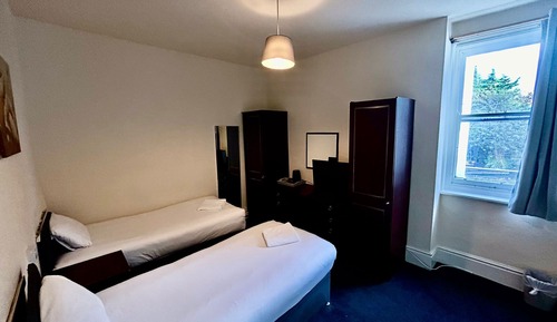 Standard Twin Room, Ensuite