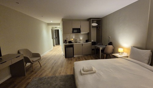 Suite with Acropolis View & Balcony