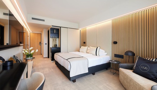 Superior Side Lake View