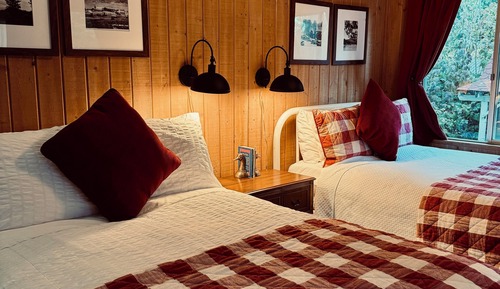 Strawberry Lodge (Non-Pet) 