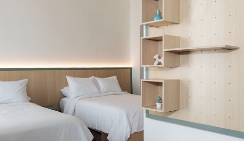 Studio, 2 Queen Beds (C2)