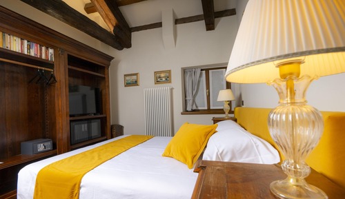 Comfort Room, City View