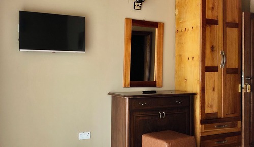 Deluxe Double Room, Partial Lake View, Executive Level