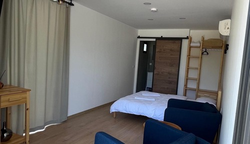 Comfort Room, Mountain View