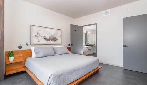 Deluxe 1 Bedroom w/ Sofabed