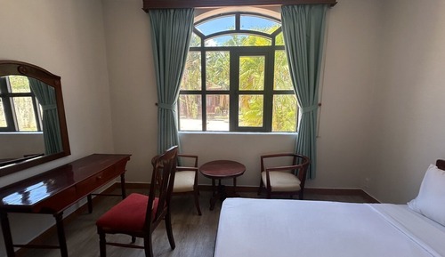 Superior Single Room, Pool View