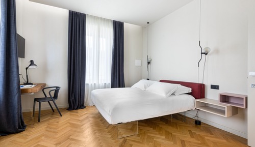 Deluxe Room, Pool View