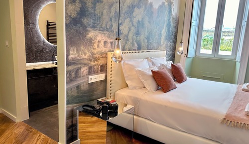 Deluxe Superior Room