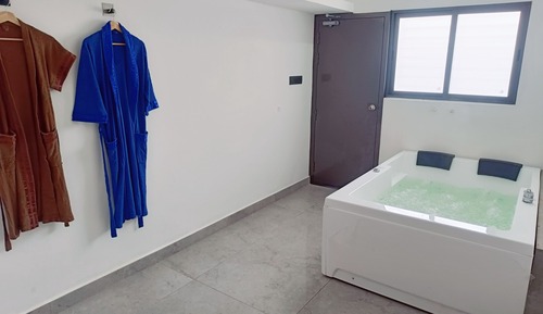Luxury Suite