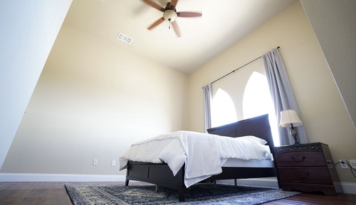 Single Room, 1 Queen Bed