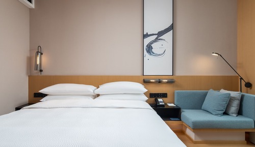 Standard Room, 1 King Bed