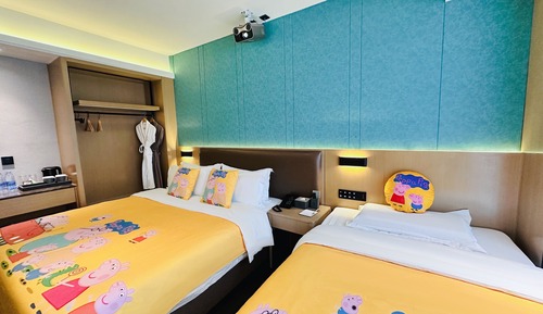 Signature Triple Room