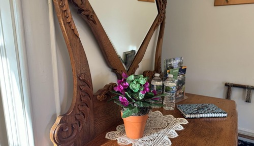 Room, 1 Queen Bed, Non Smoking, Private Bathroom