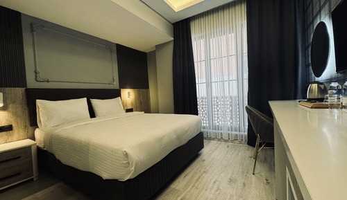 Standard Room, 1 Queen Bed