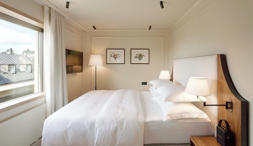 Superior Room, 1 King Bed