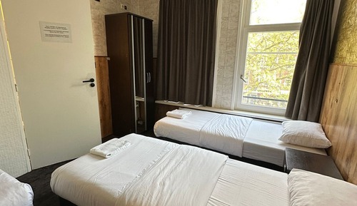 City Triple Room