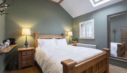 Superior Room, 1 Queen Bed, Refrigerator