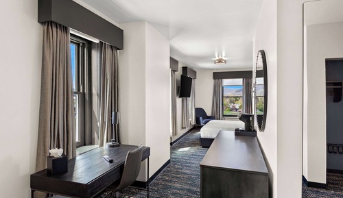 Suite, 1 King Bed, Non Smoking