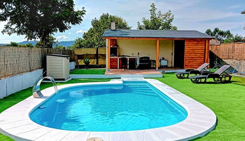 Family House, 3 Bedrooms, Private Pool, Mountainside