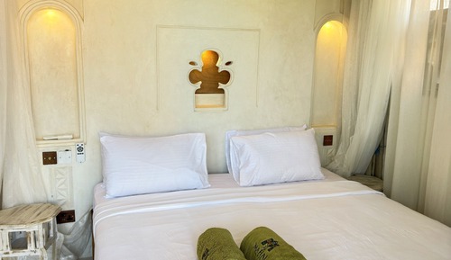 Exclusive Villa, 3 Bedrooms, Sea View, Sea Facing