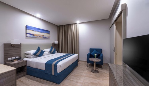 Superior Room, 1 King Bed, Accessible, Non Smoking