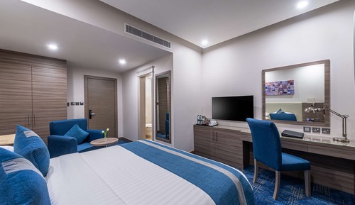 Standard Studio, 1 King Bed, Non Smoking