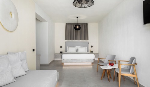 Family Suite with Outdoor Hot Tub