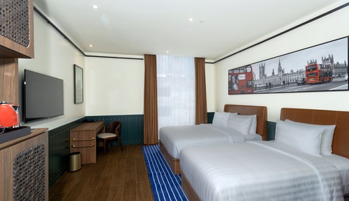 Family Room (Free Self Service Laundry)