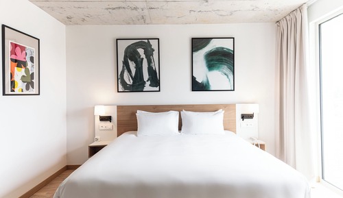 Standard Room, 1 King Bed, Balcony (Super King)
