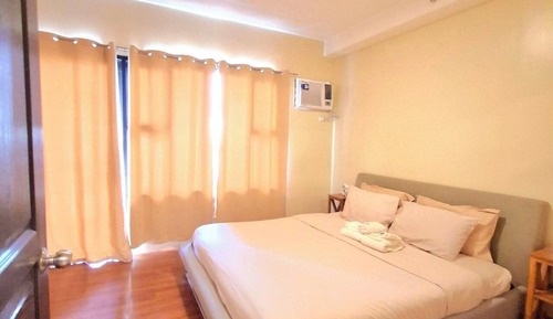 Superior King 1 Bedroom w/Balcony Bayview Netflix