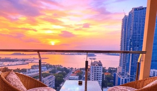 Luxury Junior Suite King 1 Bedroom w/Balcony Bayview Netflix