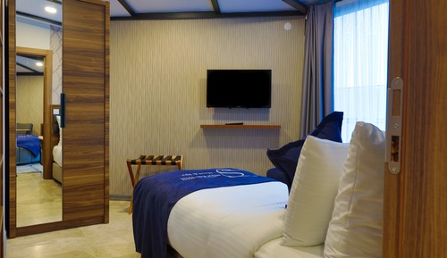 Deluxe Suite, 1 Bedroom, City View