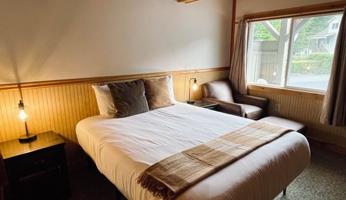 Standard Room, 1 Queen Bed