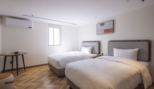 Basic Twin Room