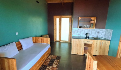 Deluxe Double Room, 1 King Bed, Lake View