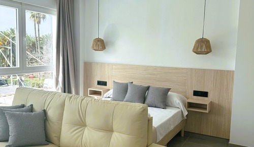 Studio Suite, City View