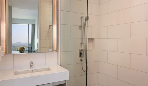 Deluxe View Room, Panoramic Scenery, Hollywood Bed