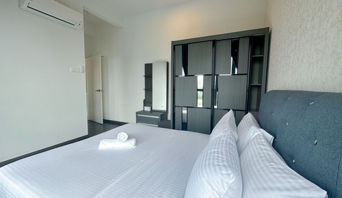 Comfort Apartment, 2 Bedrooms, Pool Access, City View