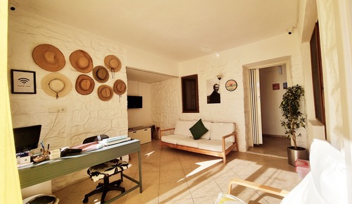 Ground Floor Room Without Window