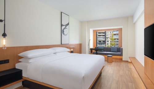 Superior Room, 1 King Bed, City View