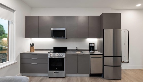 Deluxe Room, 1 Queen Bed, Non Smoking (Balcony)