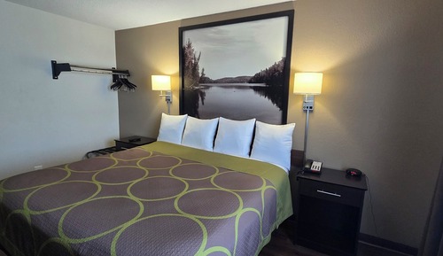 Standard Room, 1 Queen Bed