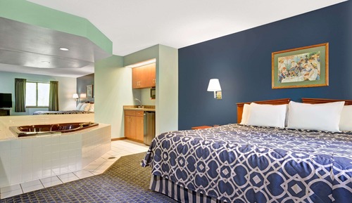 Studio Suite, 1 King Bed, Non Smoking