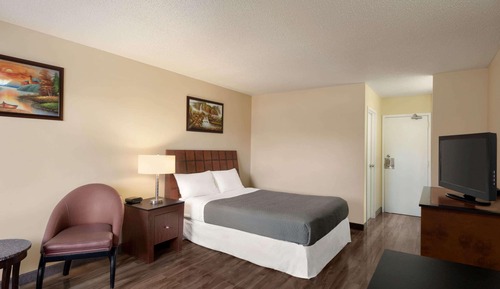 Room, 1 Queen Bed, Non Smoking