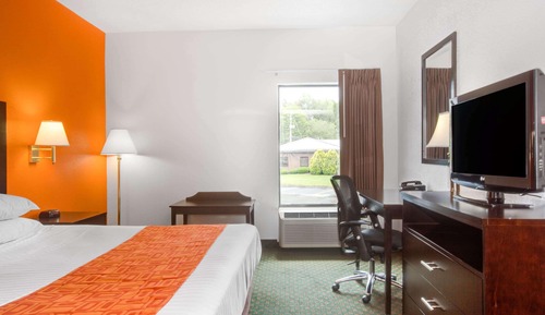 Standard Room, 1 King Bed, Accessible, Non Smoking