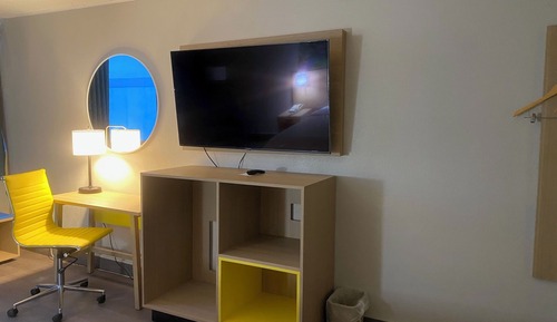 Standard Room, 1 King Bed